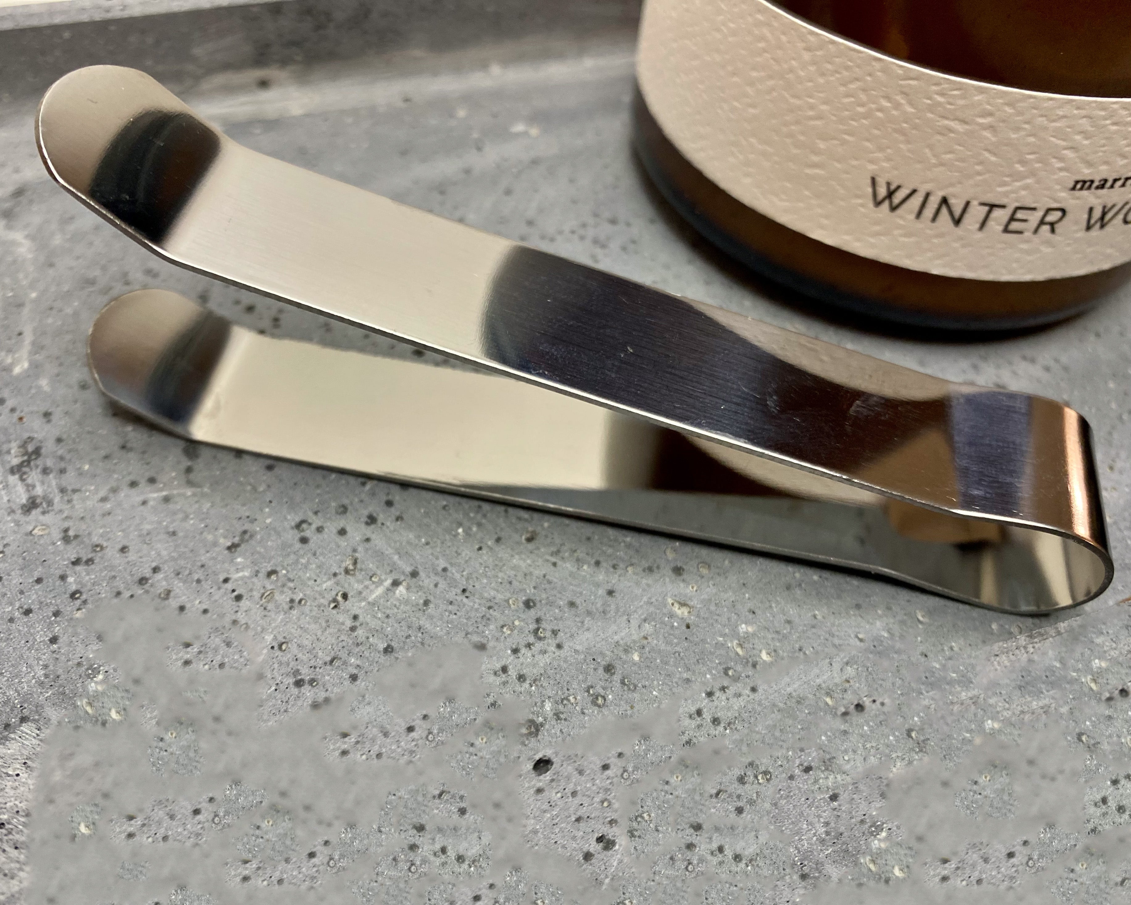 Indlæs video: Undgå sodende lys Du kan selv gøre meget for minimere sod og partikler fra levende lys.For selv de reneste lys udleder en vis grad af partikler.